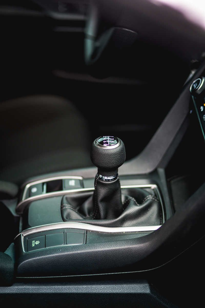 Illustration for article titled A 2017 Honda Civic Hatchback LX With A Manual Is The Small Car To Buy